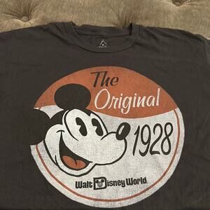 Disneyland hanes Mickey tshirt size XL
